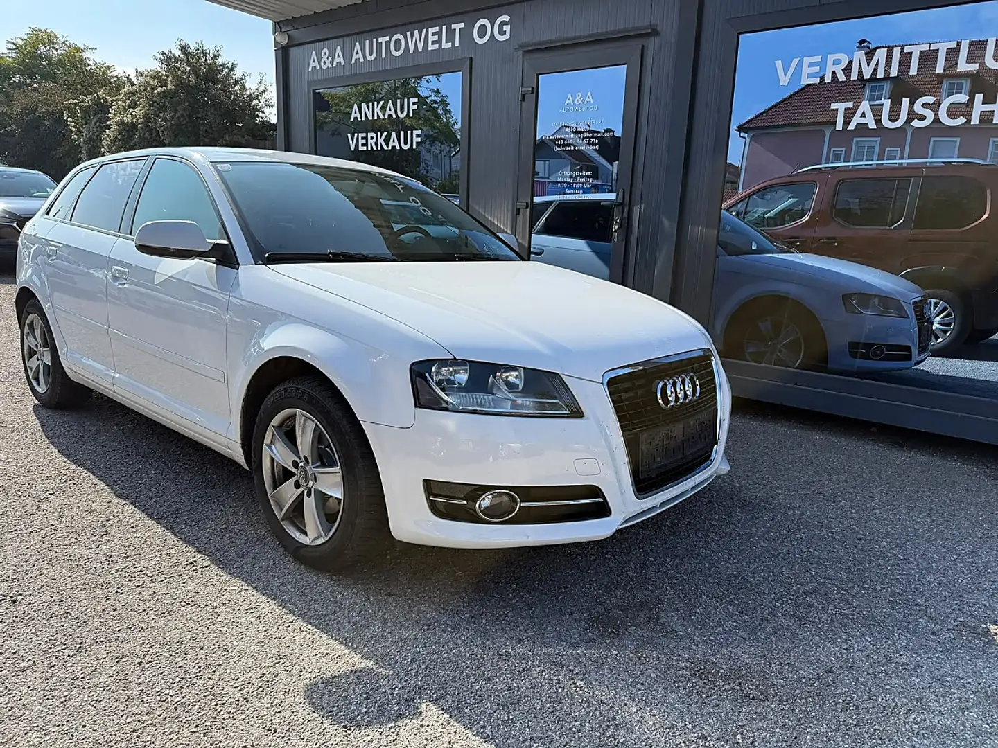 Audi A3 SB 1,2 TFSI Ambiente Weiß - 1
