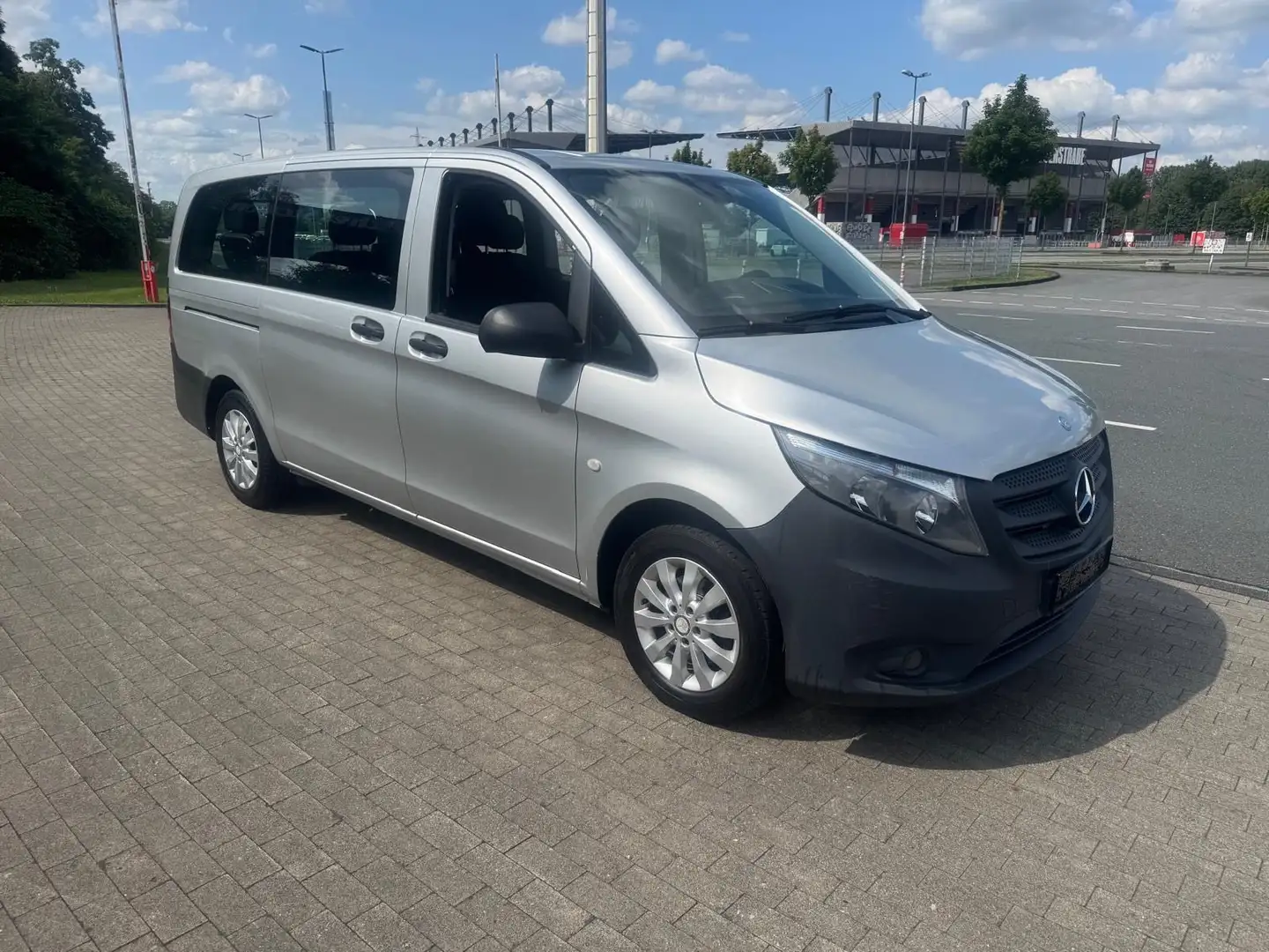 Mercedes-Benz Vito Tourer 111 Behindertentransporter*** Zilver - 1
