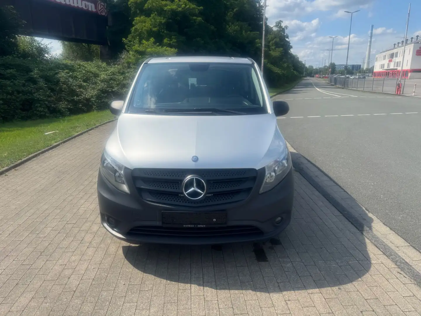 Mercedes-Benz Vito Tourer 111 Behindertentransporter*** Zilver - 2