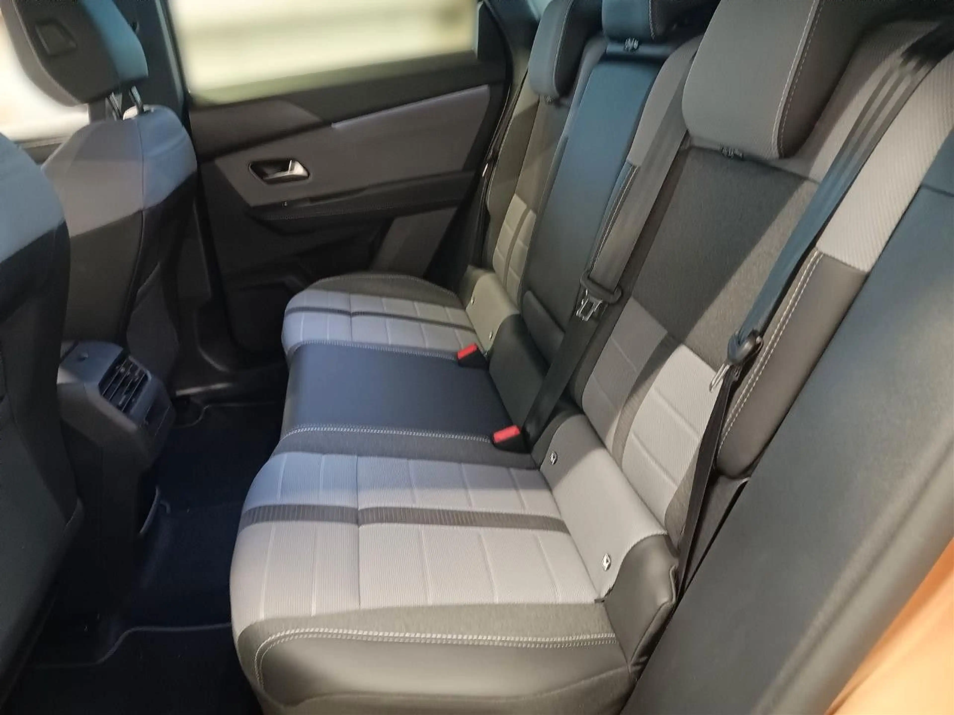 Opel Grandland X Grandland Hybrid GS 145PS 6G-DSG*AHK*HUD*MATRIX* — photo 12