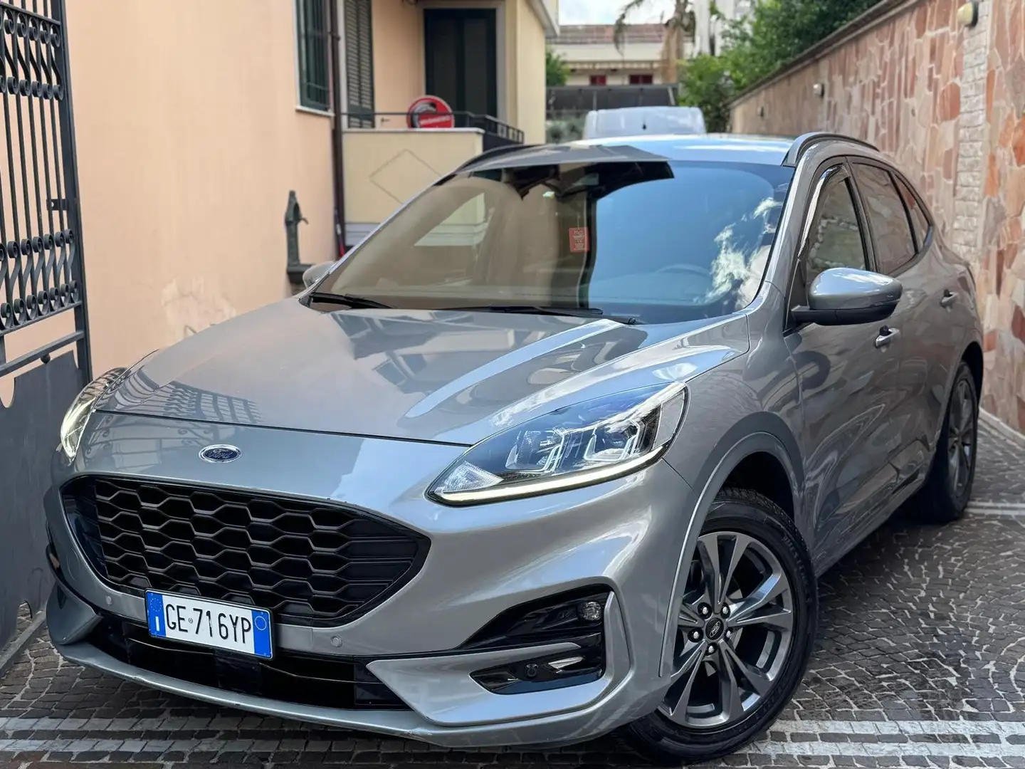 Ford Kuga 1.5 EcoBlue 120 CV aut. 2WD ST-Line Grigio - 2