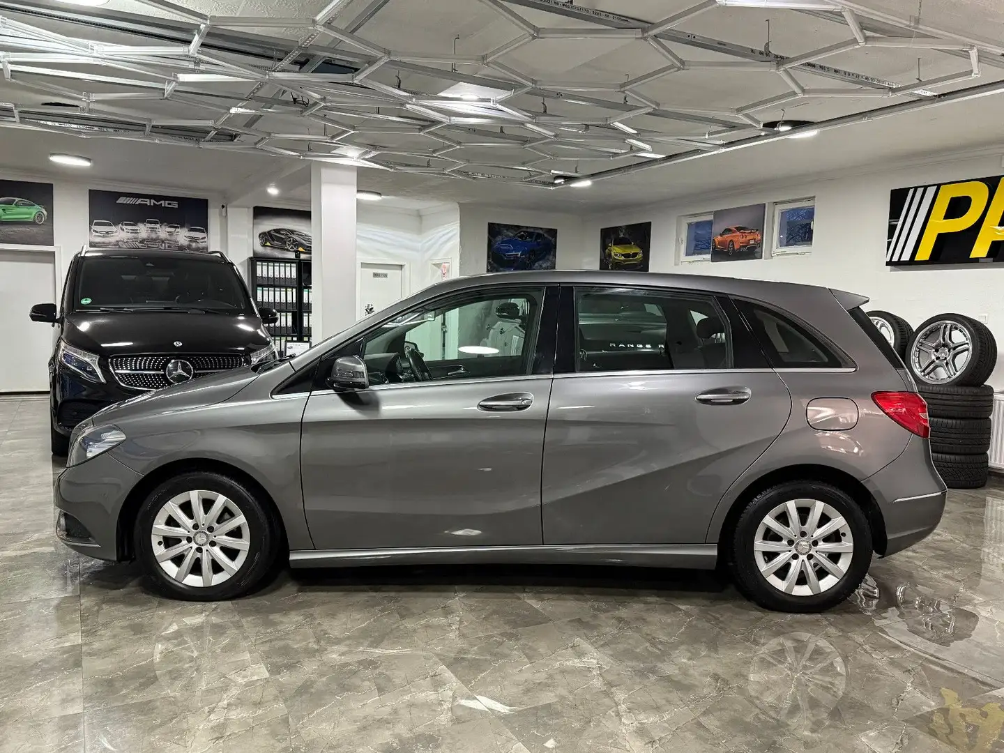 Mercedes-Benz B 180 CDI / Automatik Tempomat Navi Klimaautom. Grau - 2