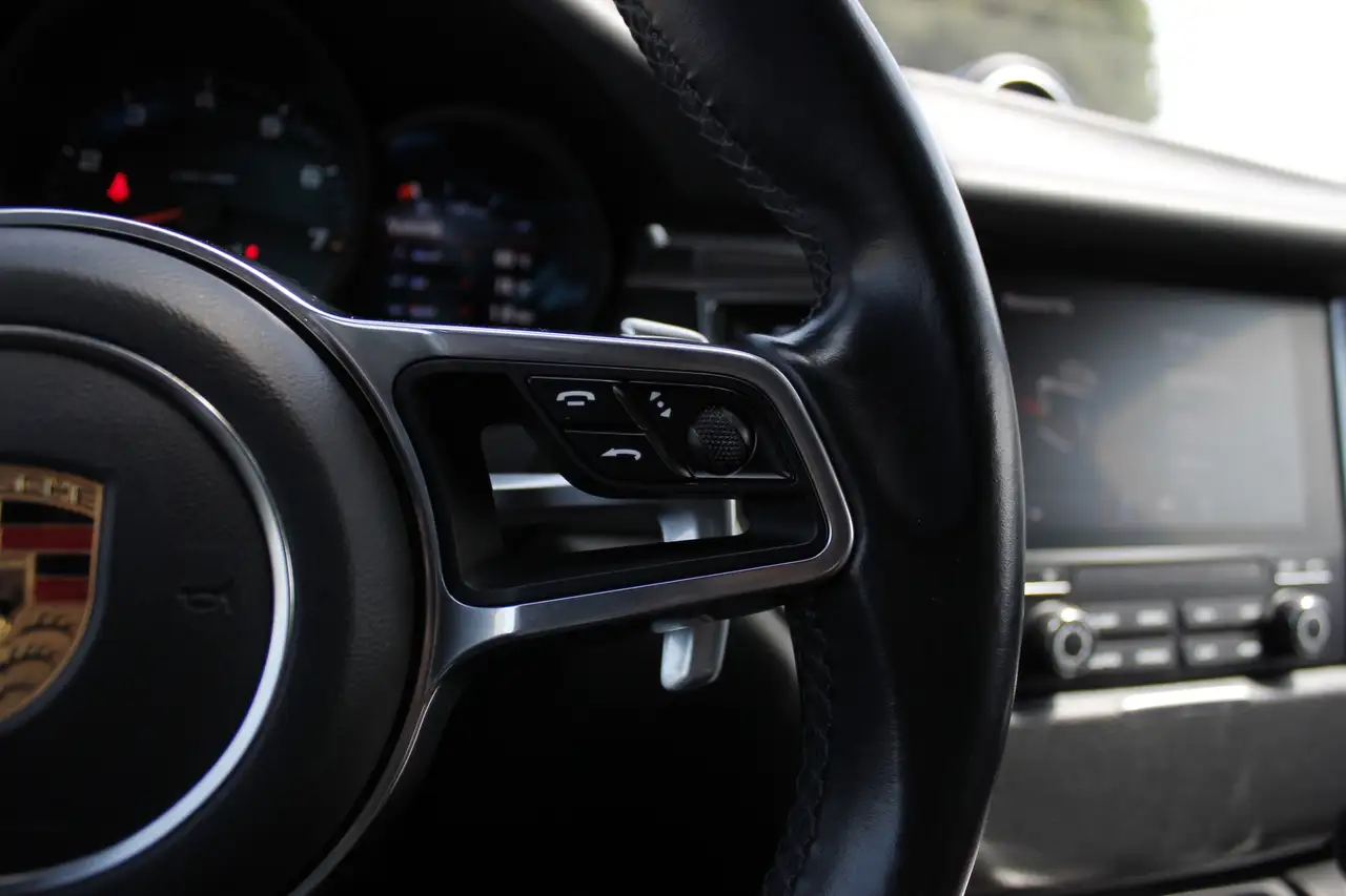 Porsche Macan снимка Porsche Macan