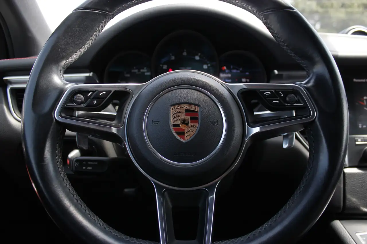 Porsche Macan снимка Porsche Macan