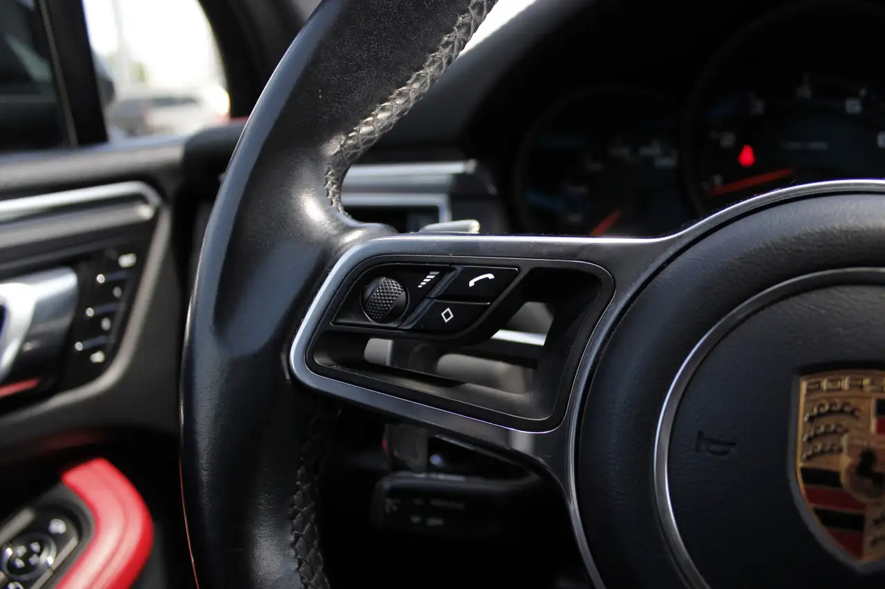 Porsche Macan снимка Porsche Macan