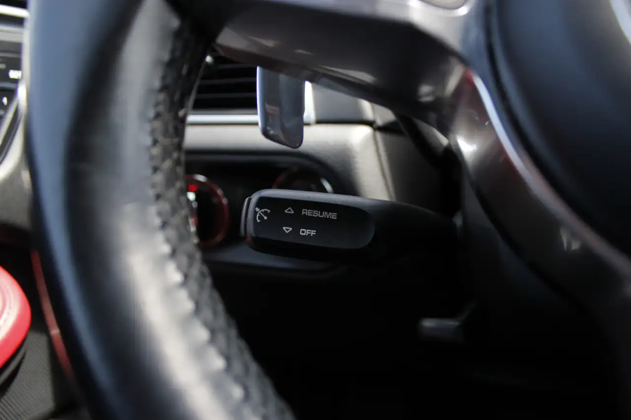 Porsche Macan снимка Porsche Macan