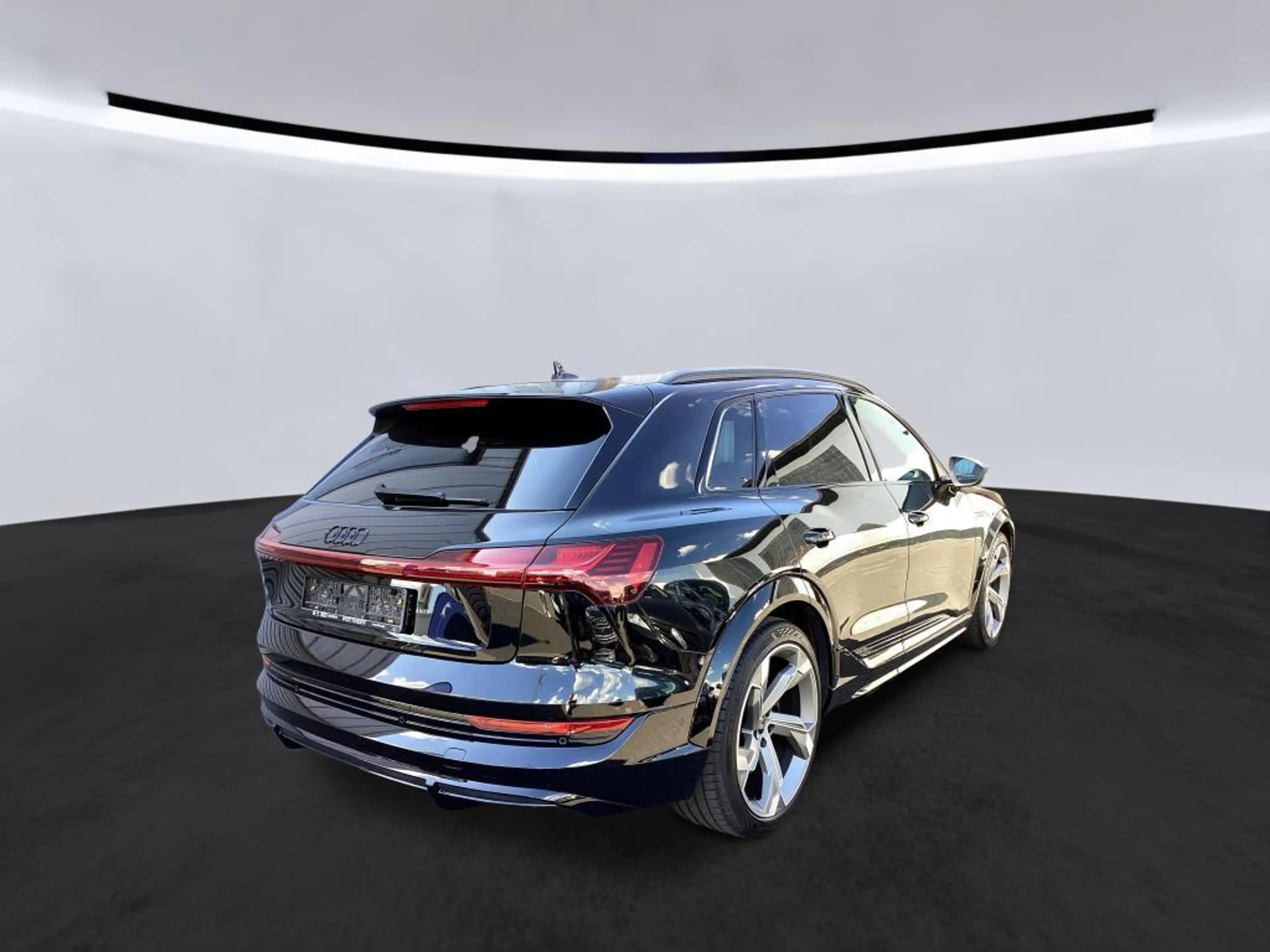 Audi e-tron S ACC AHK HuD PANO S-SITZE 360° B&O 22Z — photo 6