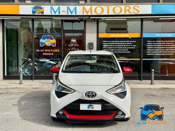 Aygo 5p 1.0 x-clusiv 72cv