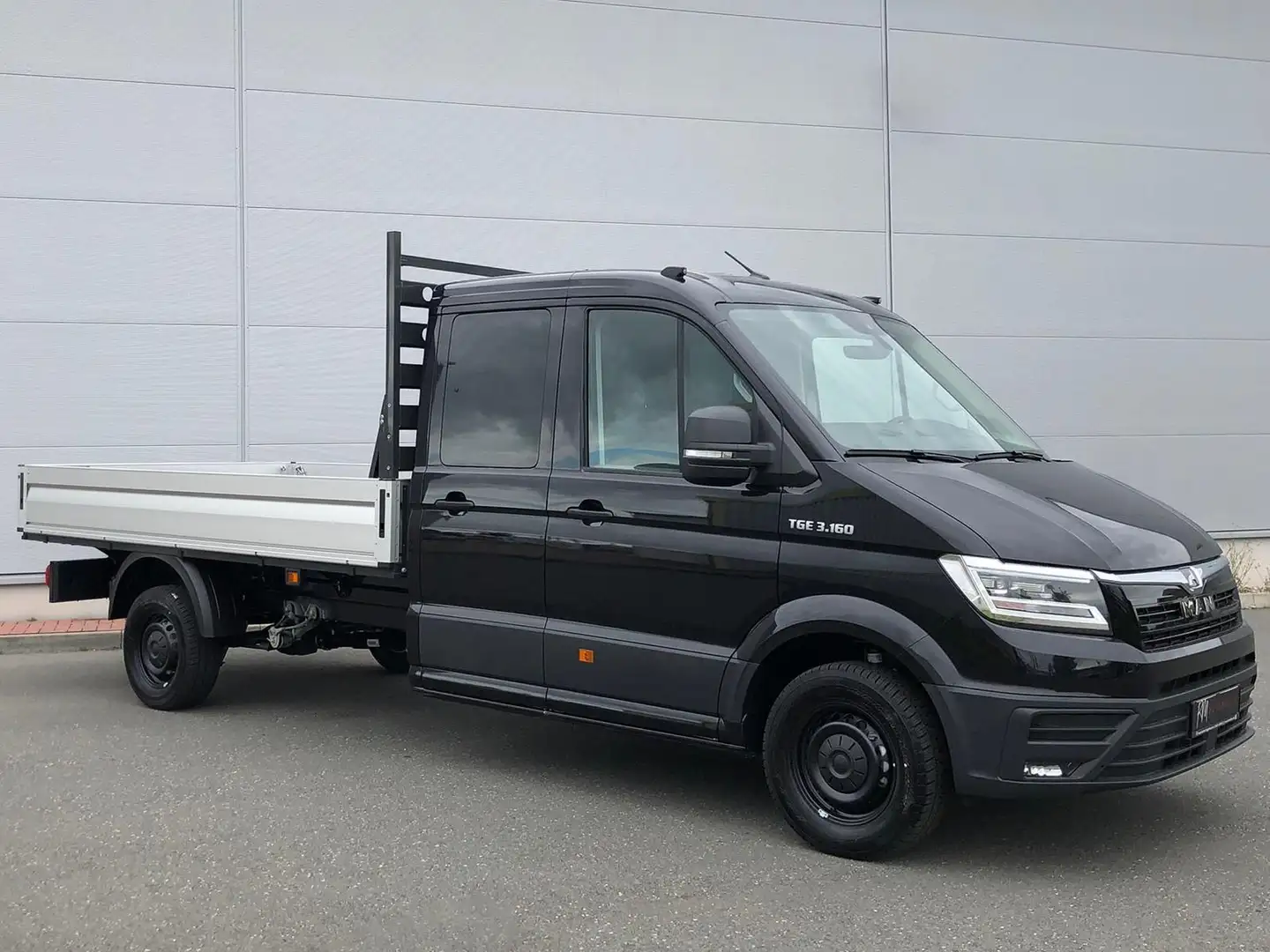 MAN TGE 3.160 Pritsche DOKA LR HECK AHK 3.5t ACC NAV Czarny - 2