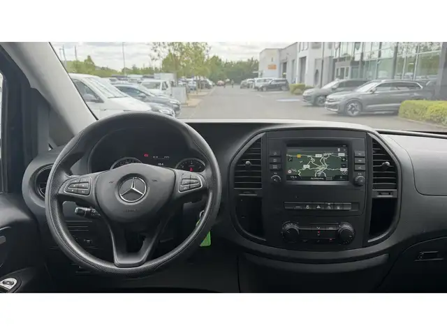 Mercedes-Benz Vito view 11