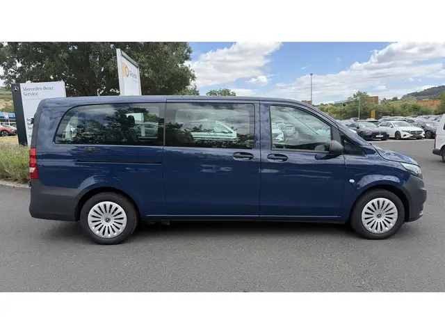 Mercedes-Benz Vito view 3