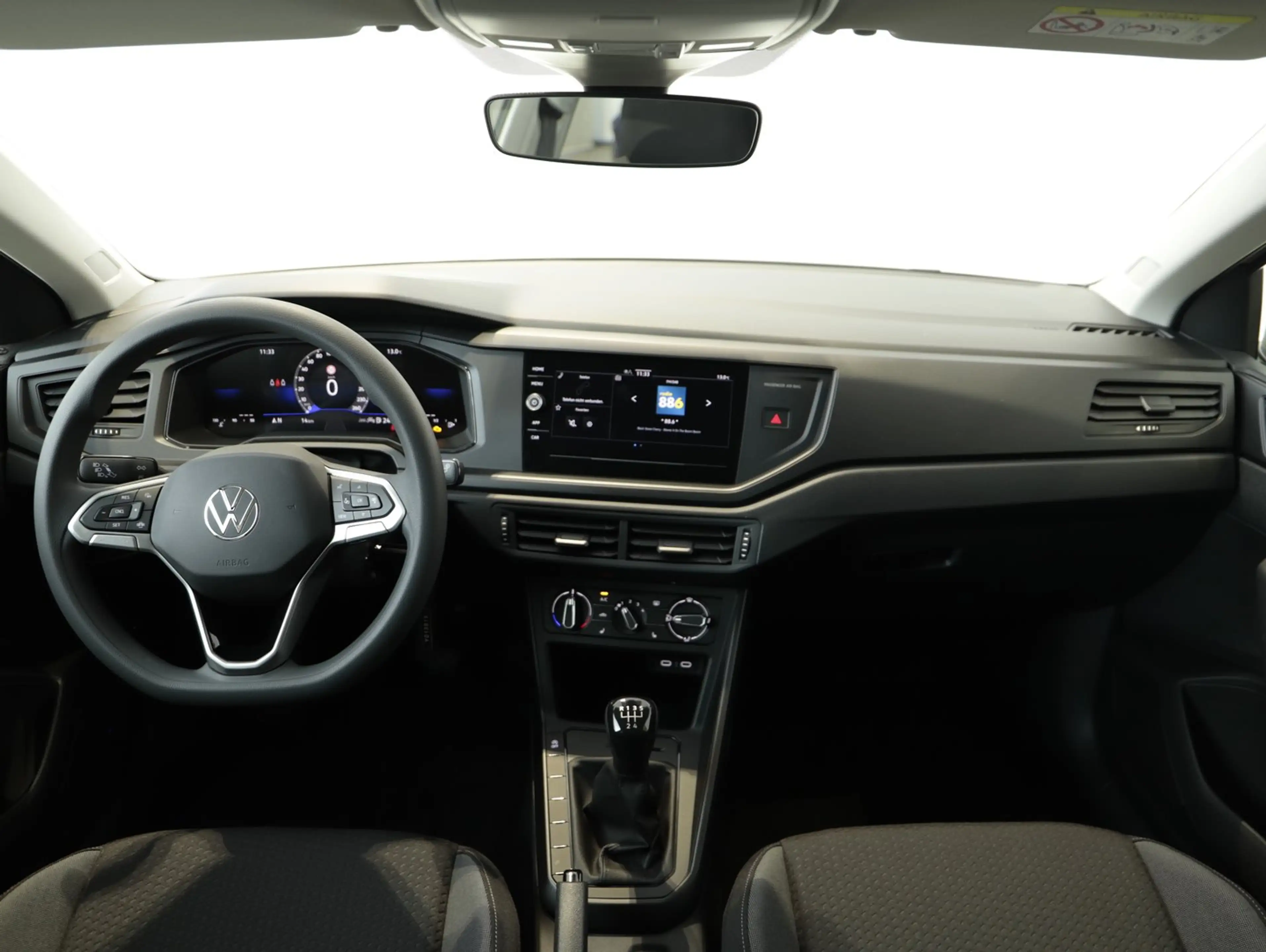Volkswagen Taigo 4Me TSI — photo 2