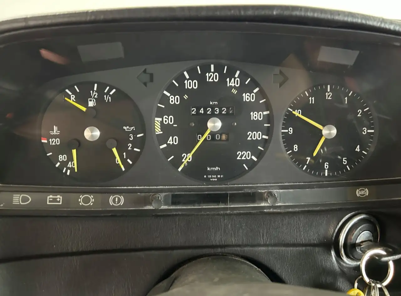 Mercedes-Benz CE 280 W123 Coupe, foto 12