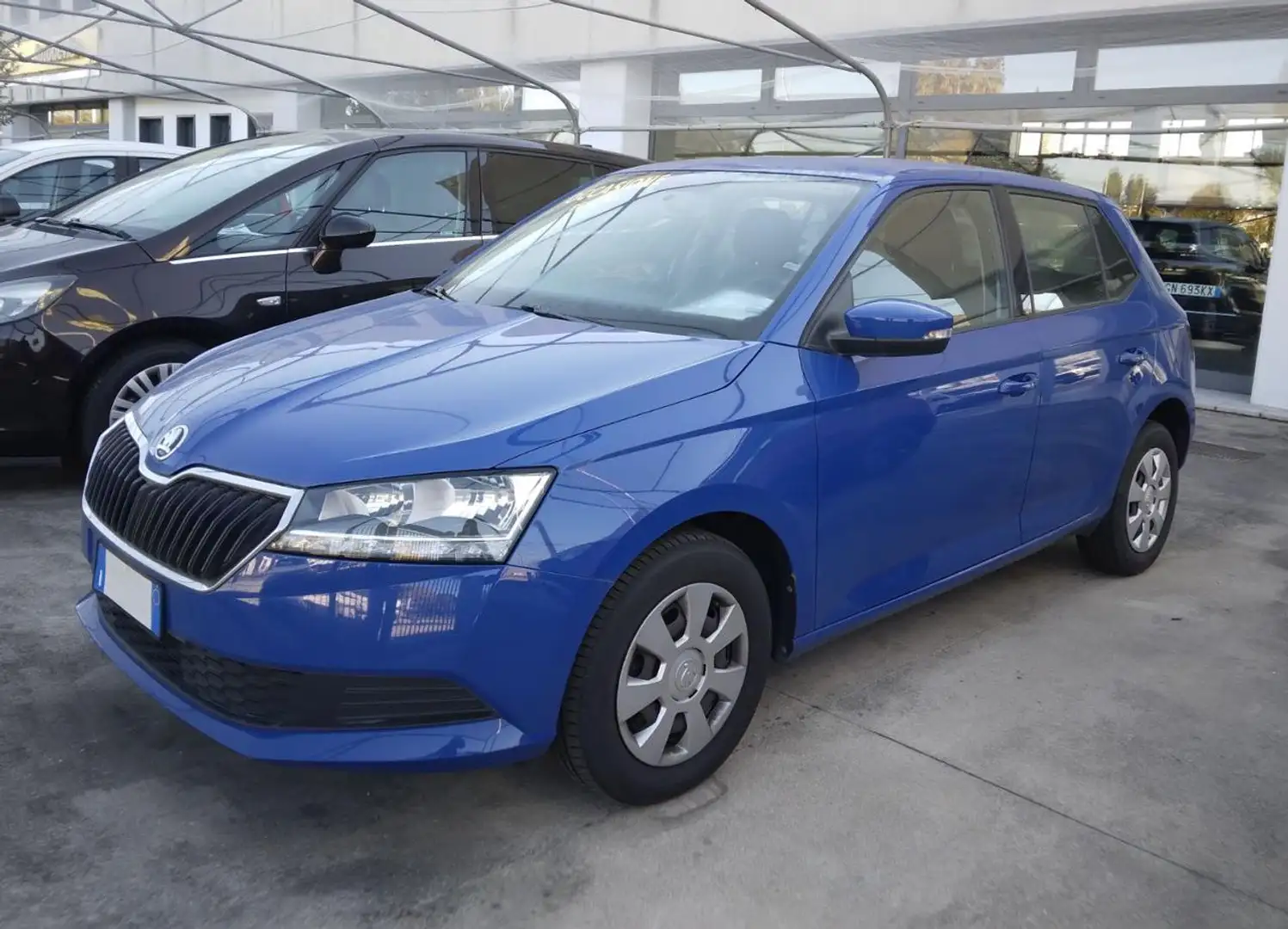 Skoda Fabia 1.0 MPI Business Azul - 2