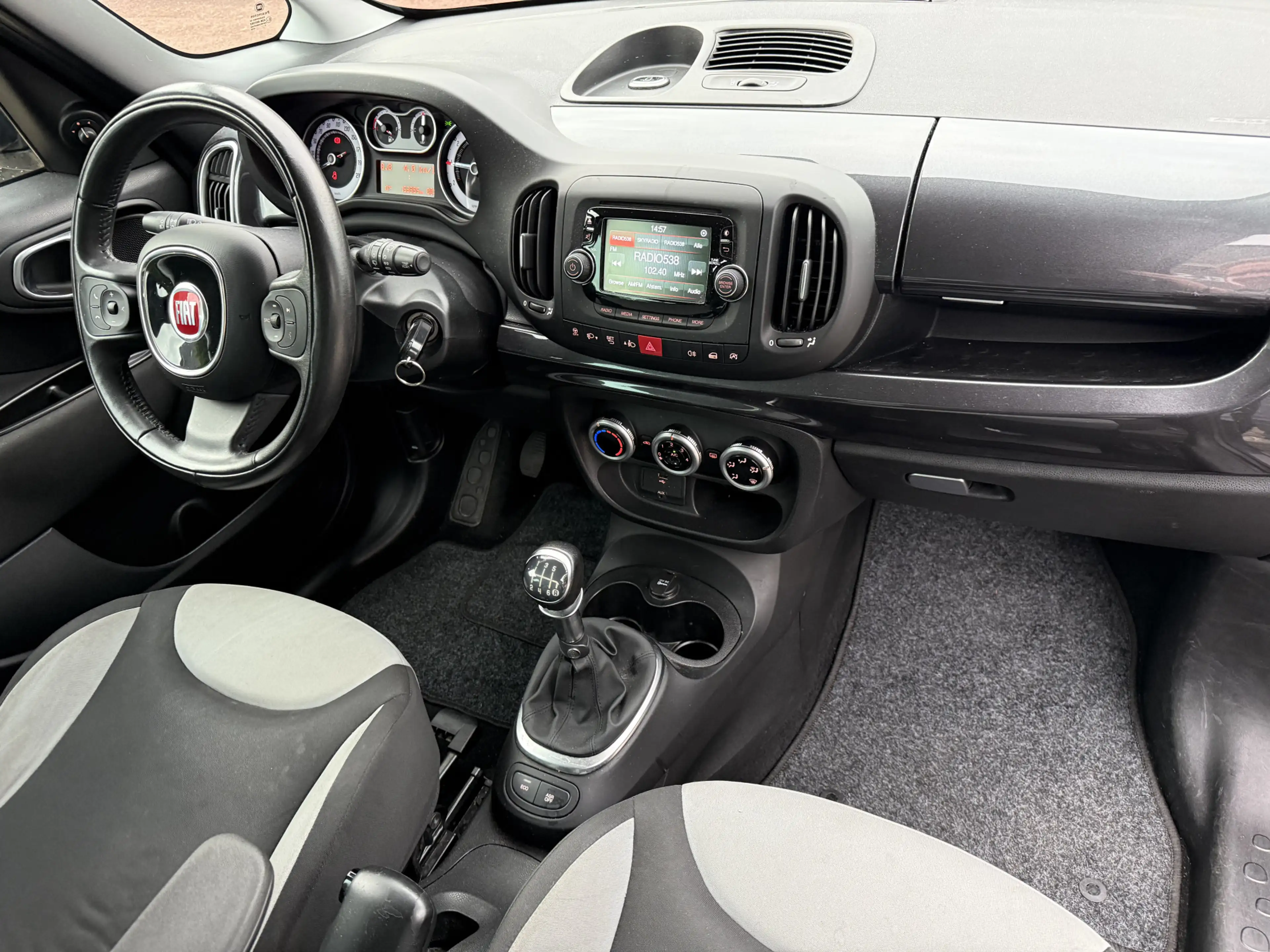 Fiat 500L 0.9 TwinAir Easy Eco 105pk, Trekhaak | U-connect — photo 10