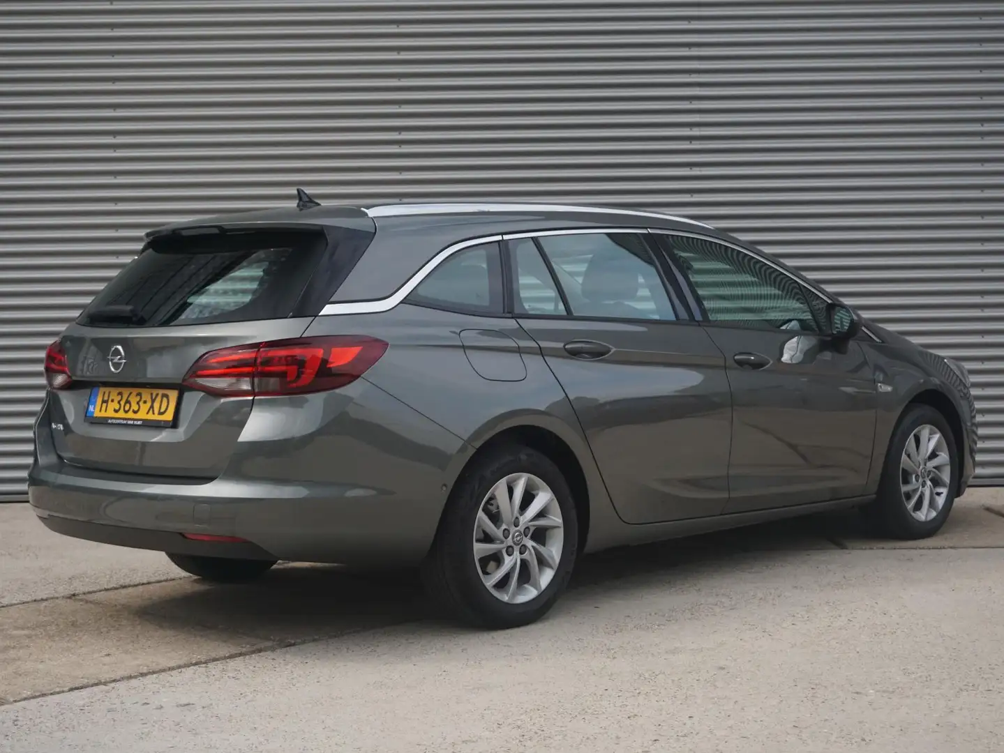 Opel Astra Sports Tourer 1.2 Ultimate Grigio - 2