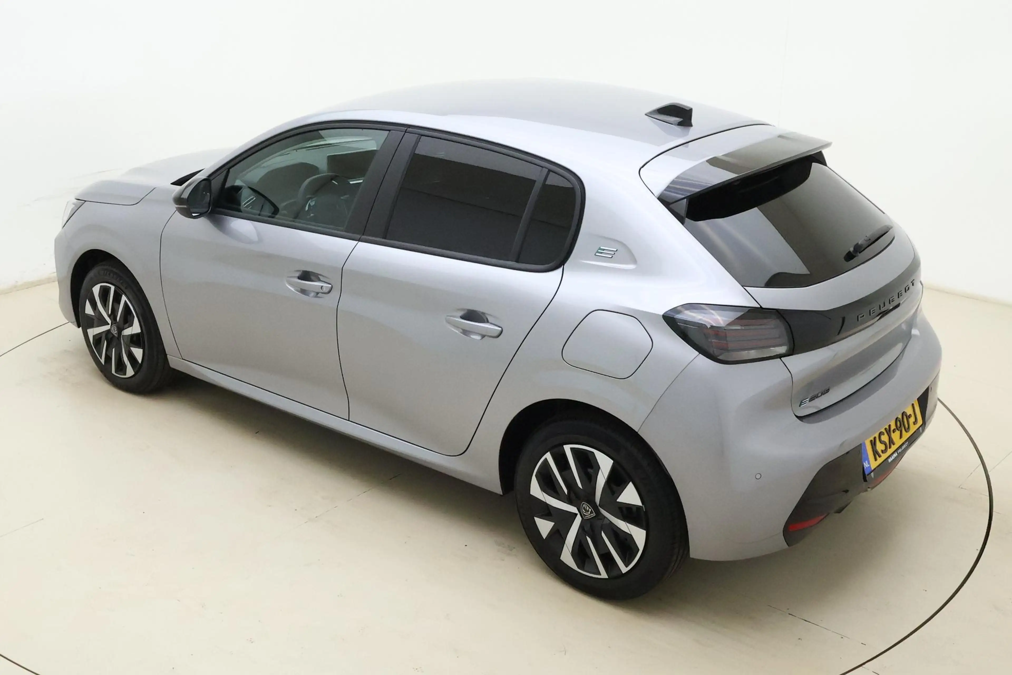 Peugeot e-208 EV Business 50 kWh Demo | Navigatie | Camera | key — photo 6