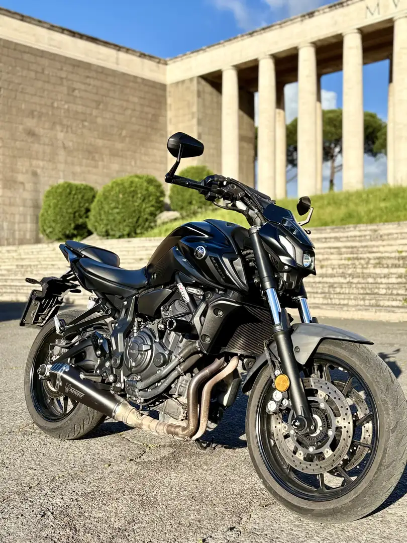 Yamaha MT-07 display TFT e predisposizione per quick shifter. - 2
