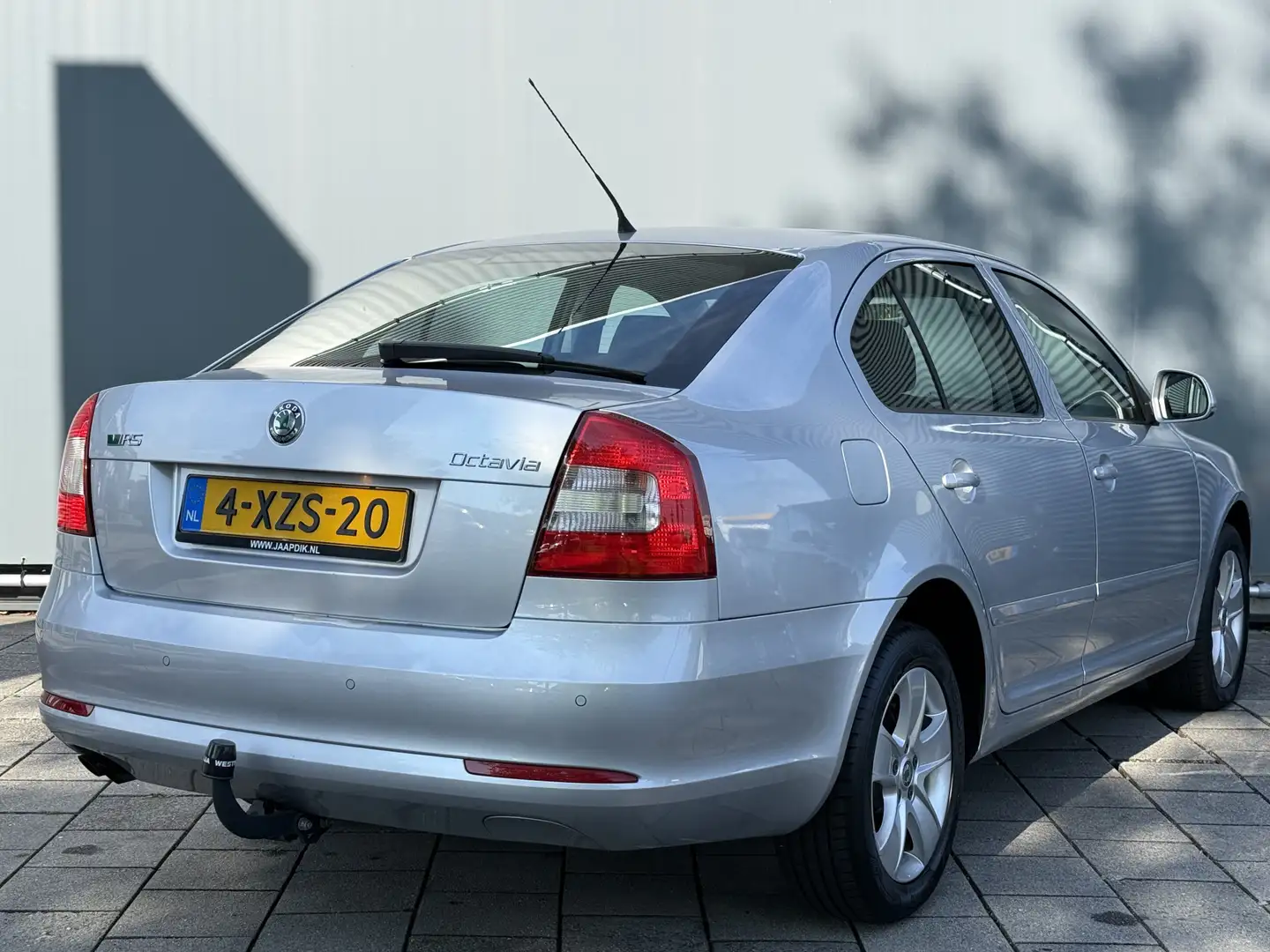 Skoda Octavia BWJ 2012 1.4 TSI 123PK Ambition | NWE APK | CLIMA Grijs - 2