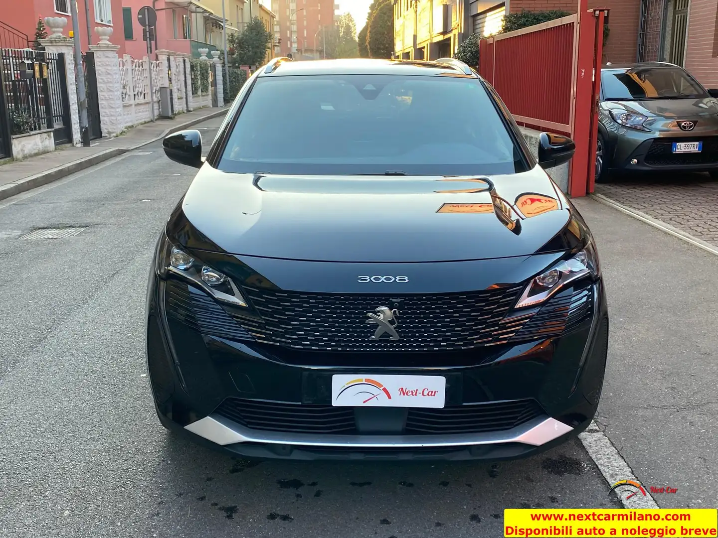 Peugeot 3008 1.2 HYBRID 136CV GT E-DCS6 Grigio - 2