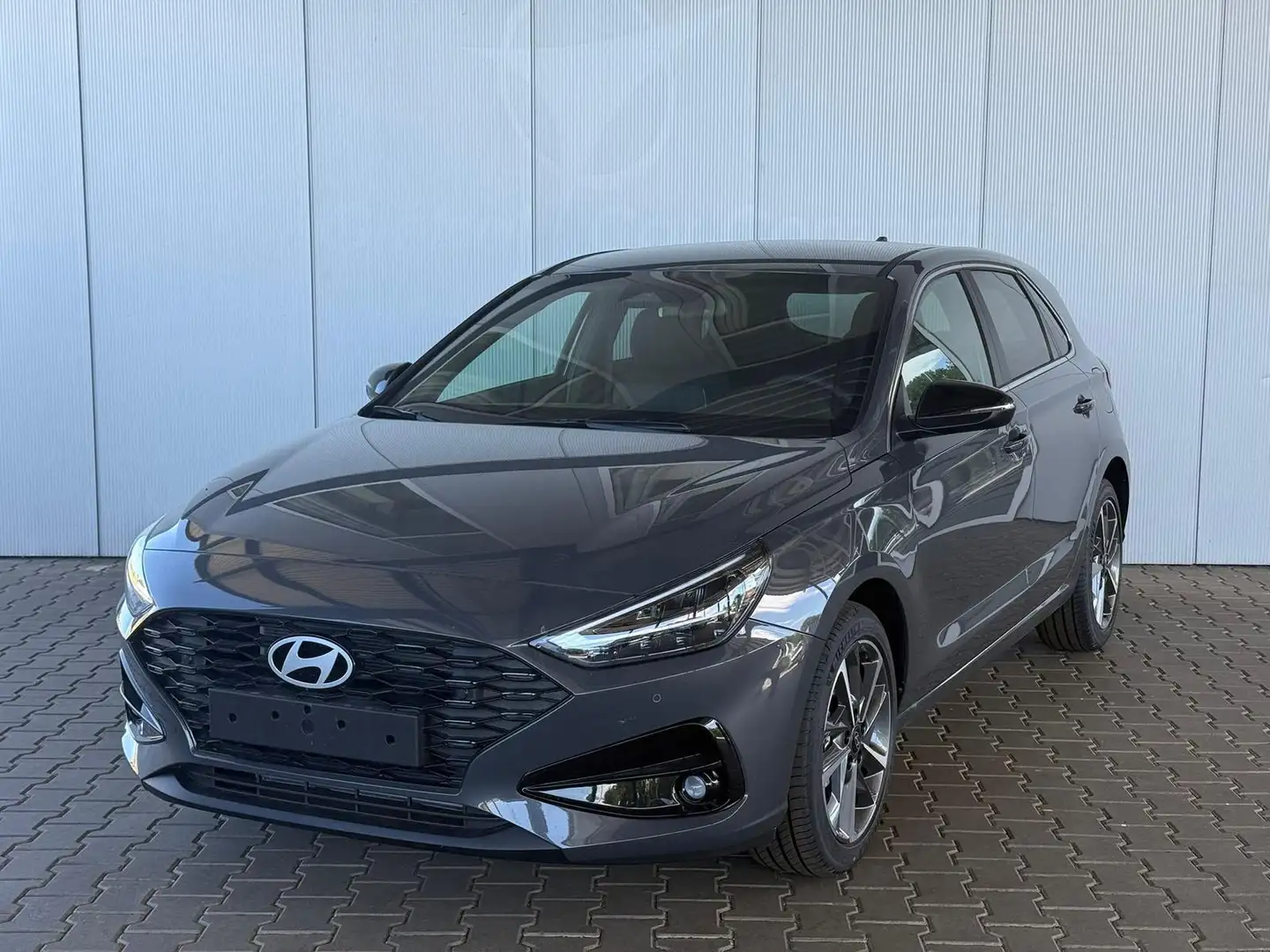 Hyundai i30 GO Plus 1.5 TGDI DCT 48V Go! Paket / Navi PDC V... Grau - 1