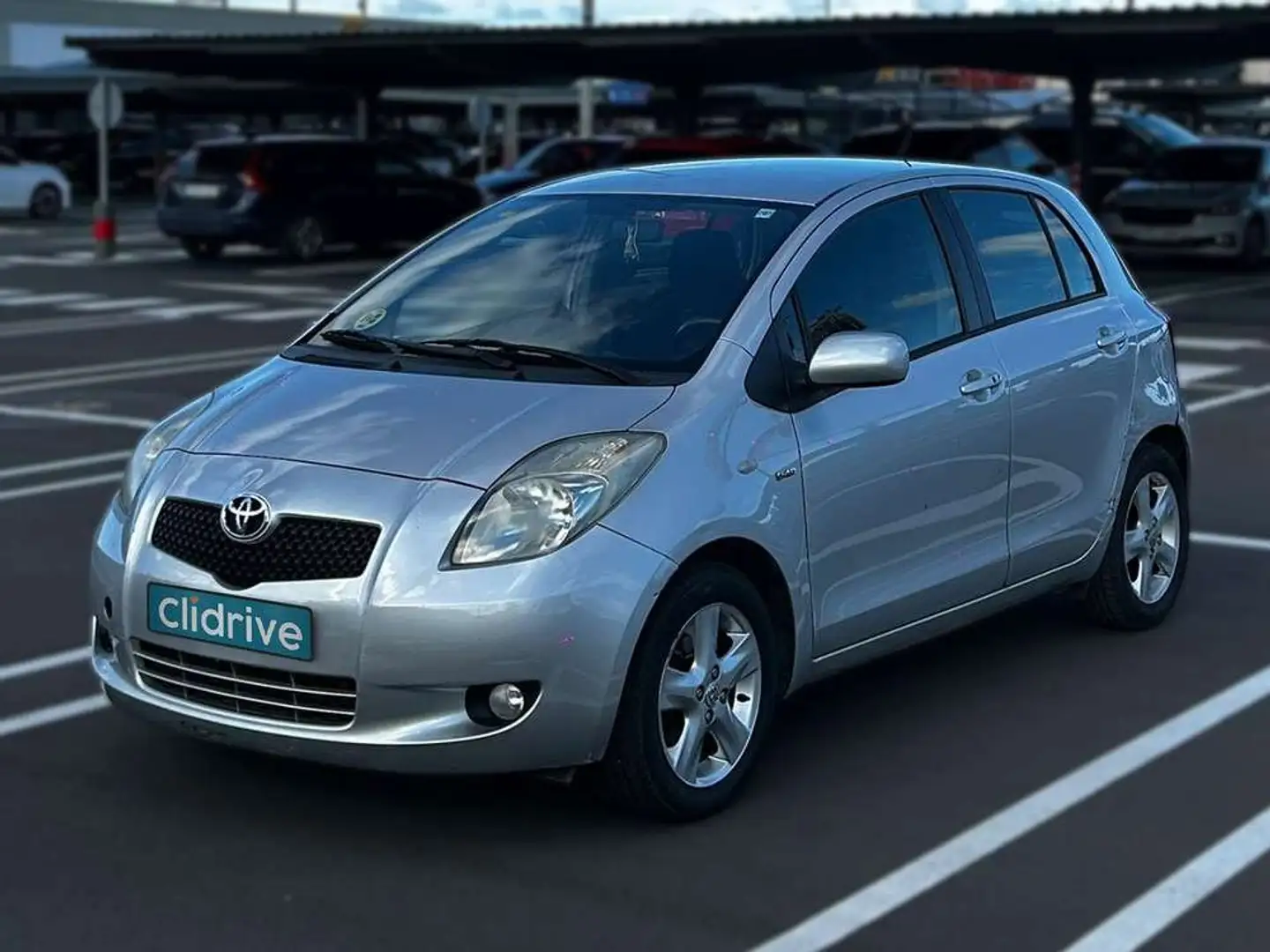 Toyota Yaris 1.4D-4D Live Gris - 2