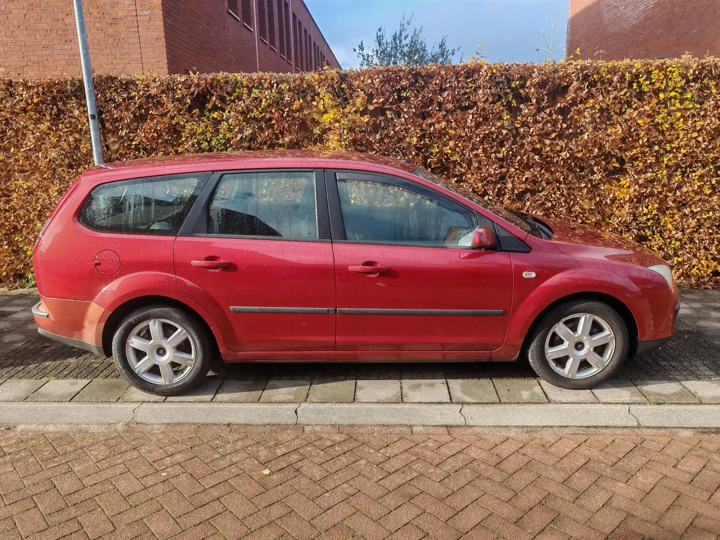 Ford Focus 1.6-16V Trend Rood - 2
