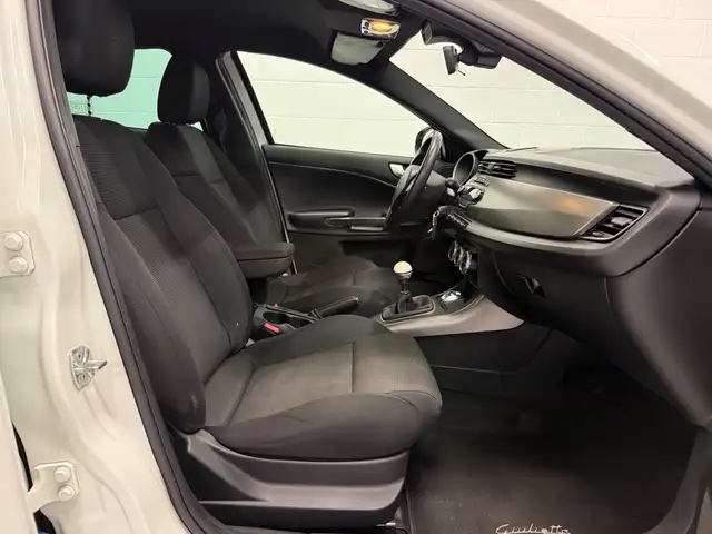 Alfa Romeo Giulietta view 12