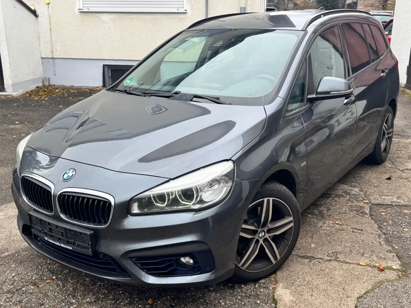 BMW 218 - 7 Sitzer - LED - Sport Line Gris - 1