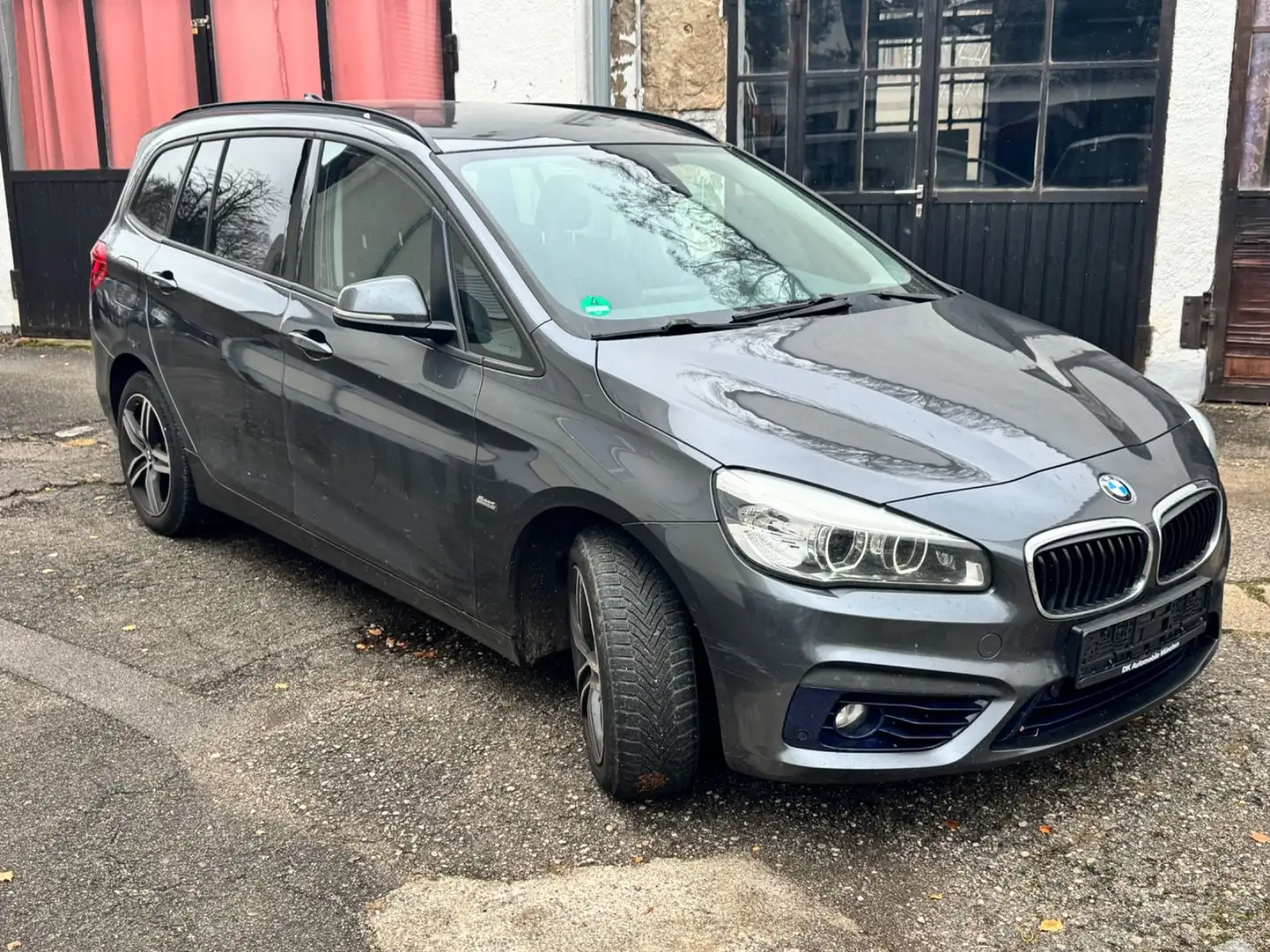 BMW 218 - 7 Sitzer - LED - Sport Line Gris - 2