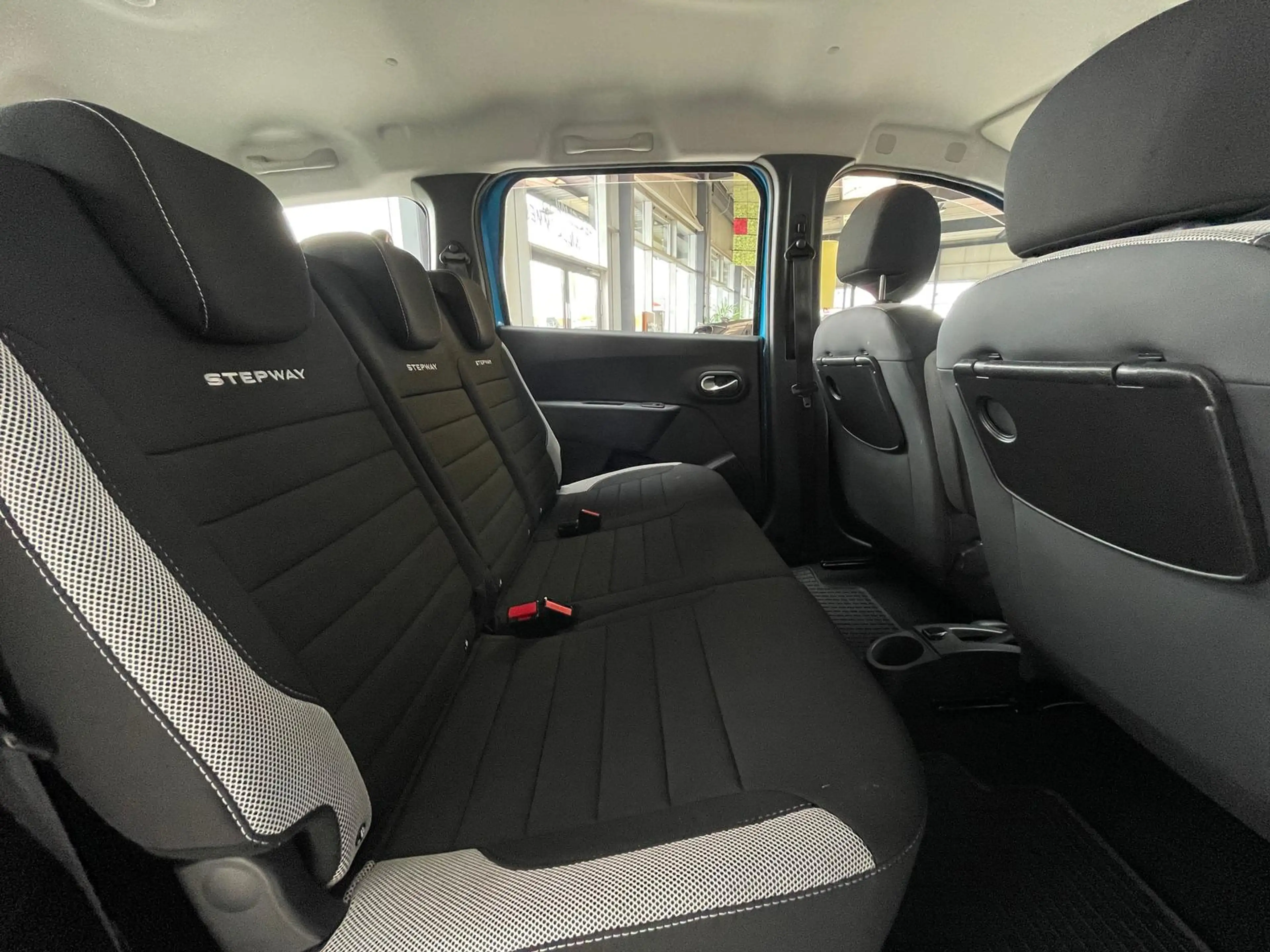 Dacia Lodgy Stepway 1.3 TCe+Touch+Kamera+Klima+7 Sitze — photo 14