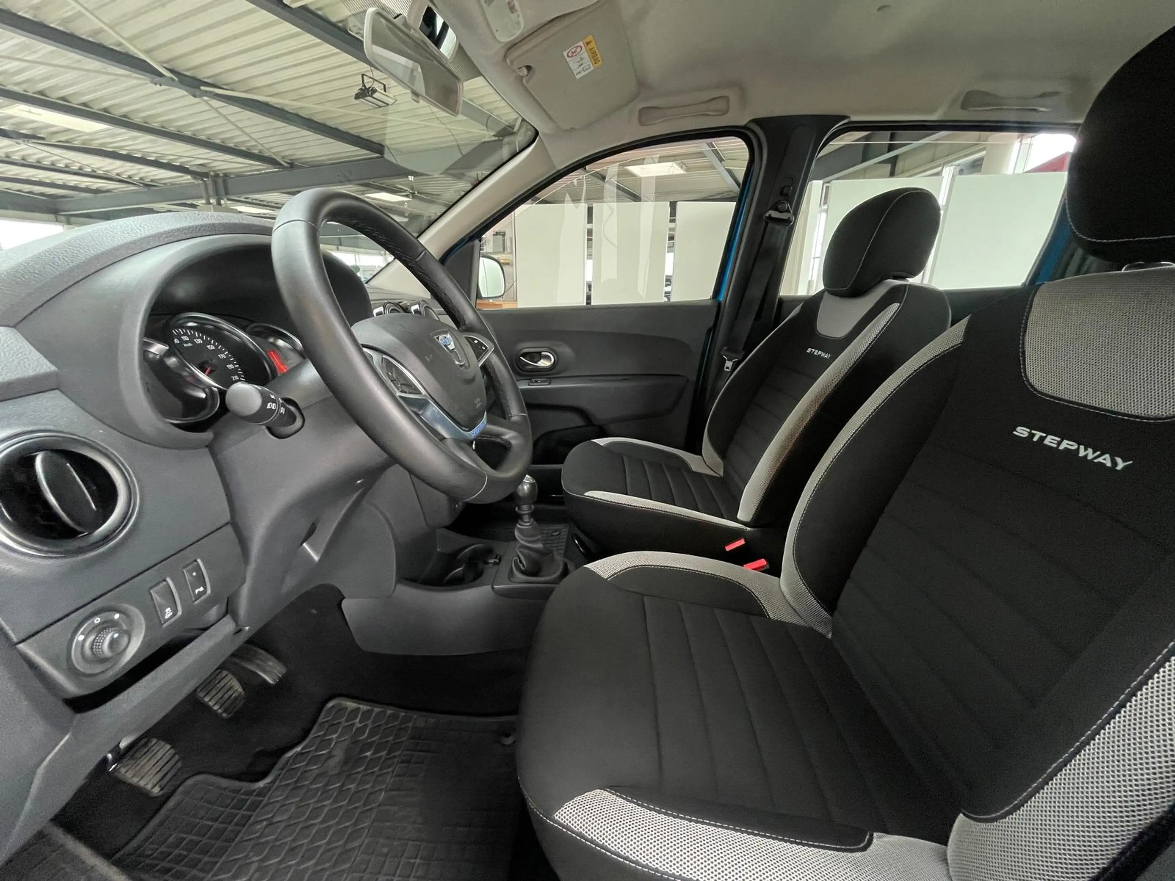 Dacia Lodgy Stepway 1.3 TCe+Touch+Kamera+Klima+7 Sitze — photo 8