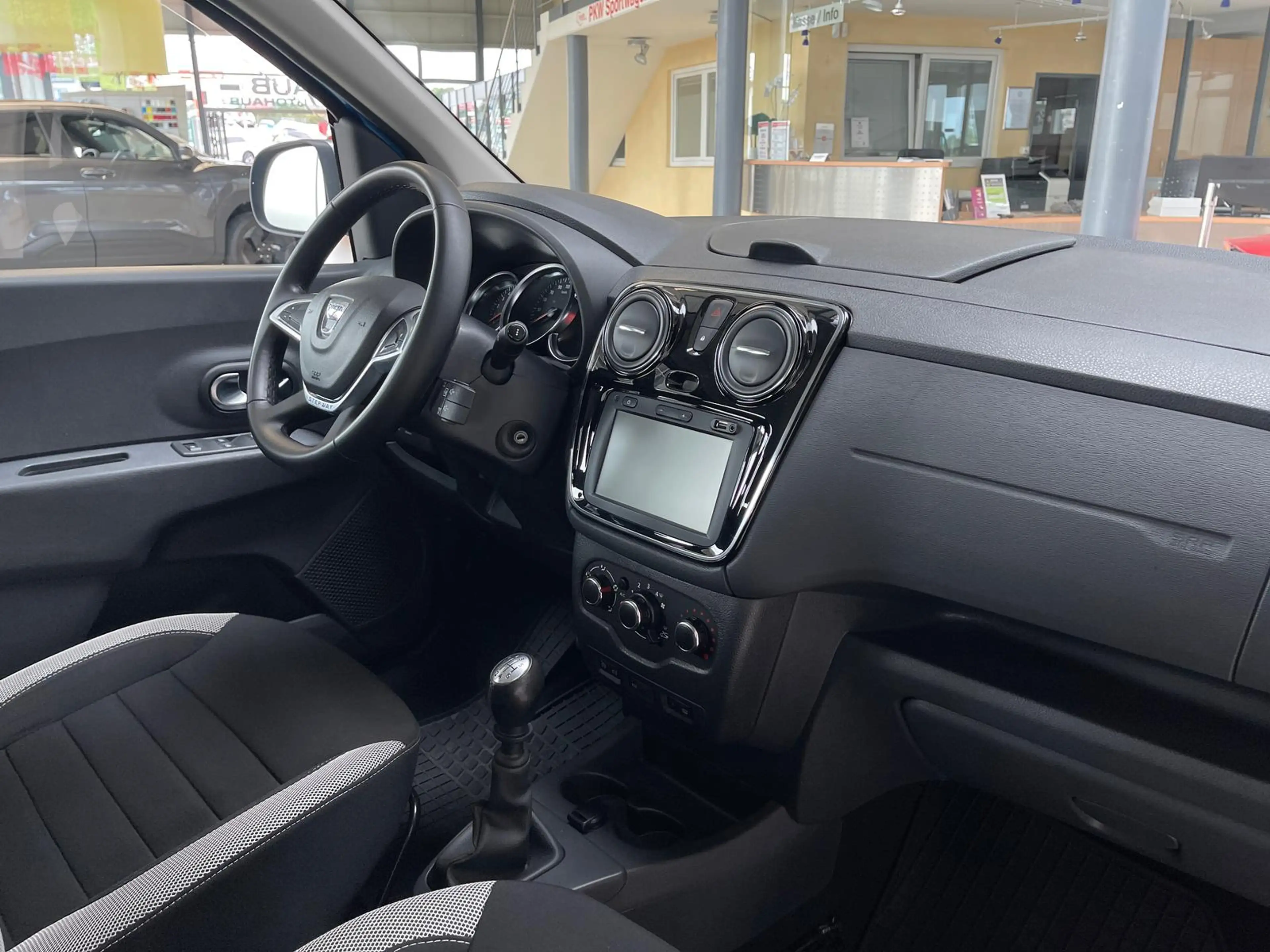 Dacia Lodgy Stepway 1.3 TCe+Touch+Kamera+Klima+7 Sitze — photo 13