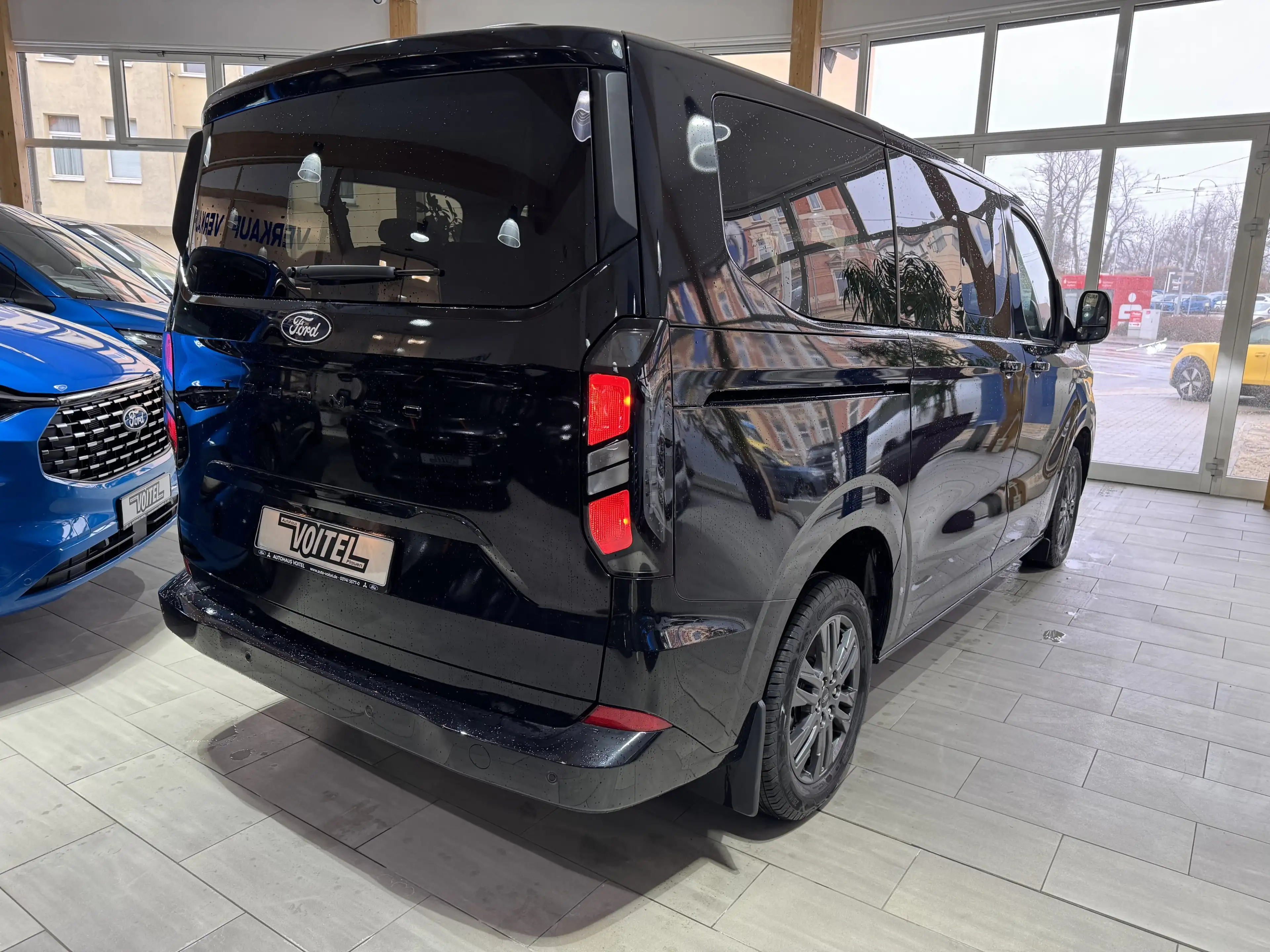 Ford Tourneo Custom 2.0 EcoBlue L1 Titanium — photo 5