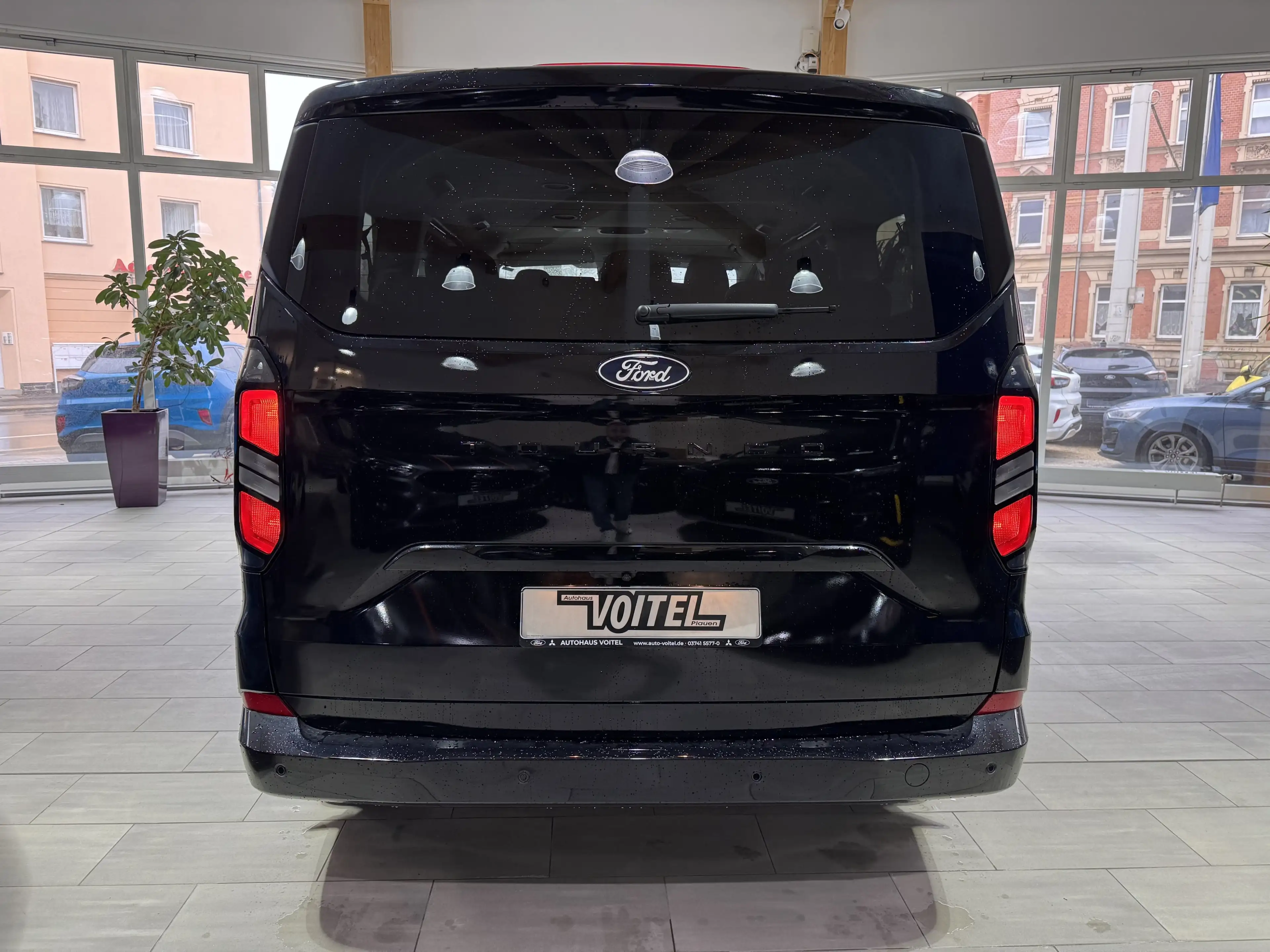 Ford Tourneo Custom 2.0 EcoBlue L1 Titanium — photo 6