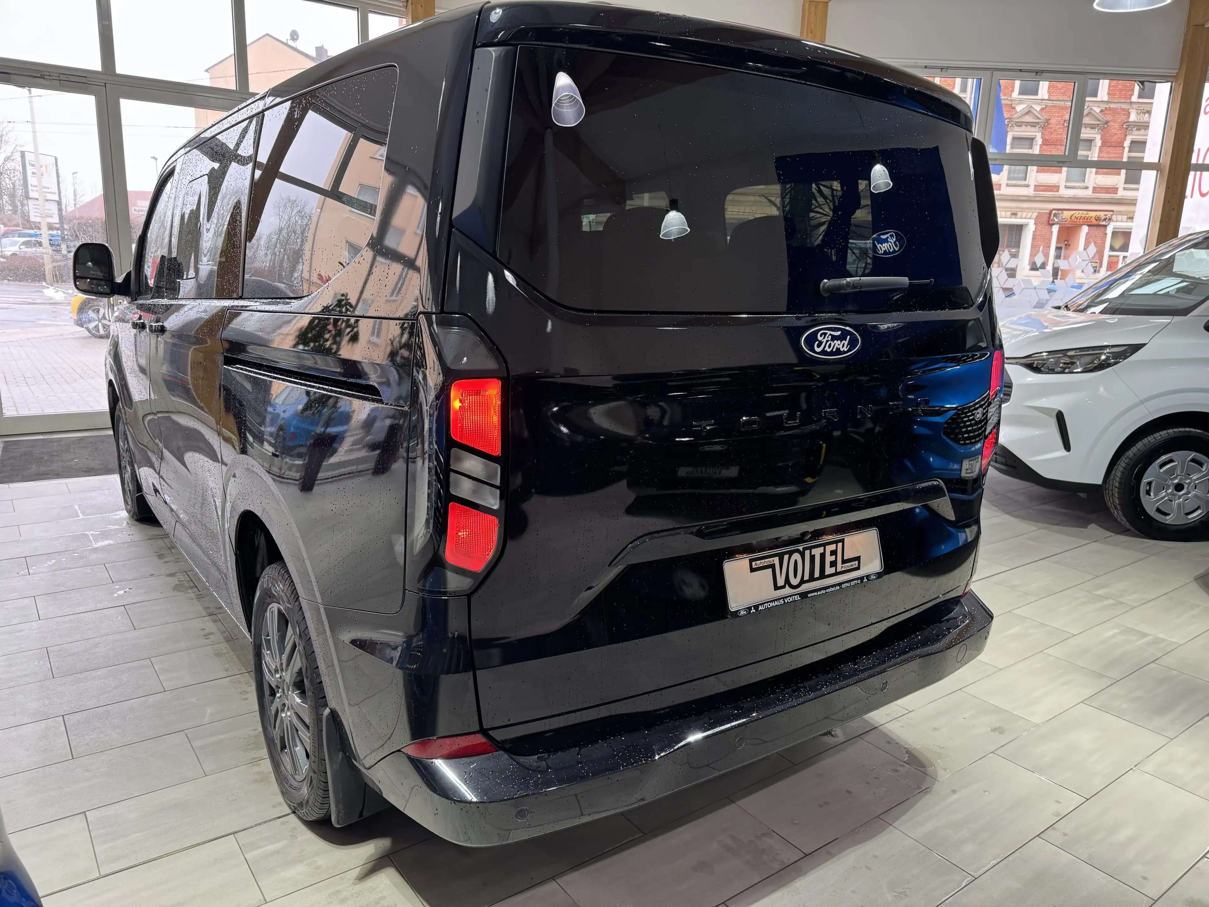 Ford Tourneo Custom 2.0 EcoBlue L1 Titanium — photo 7