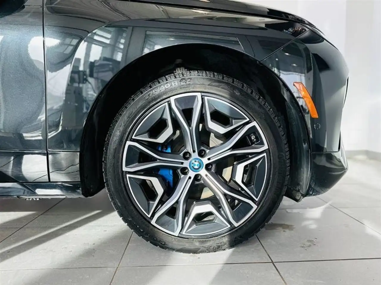 BMW iX снимка BMW iX