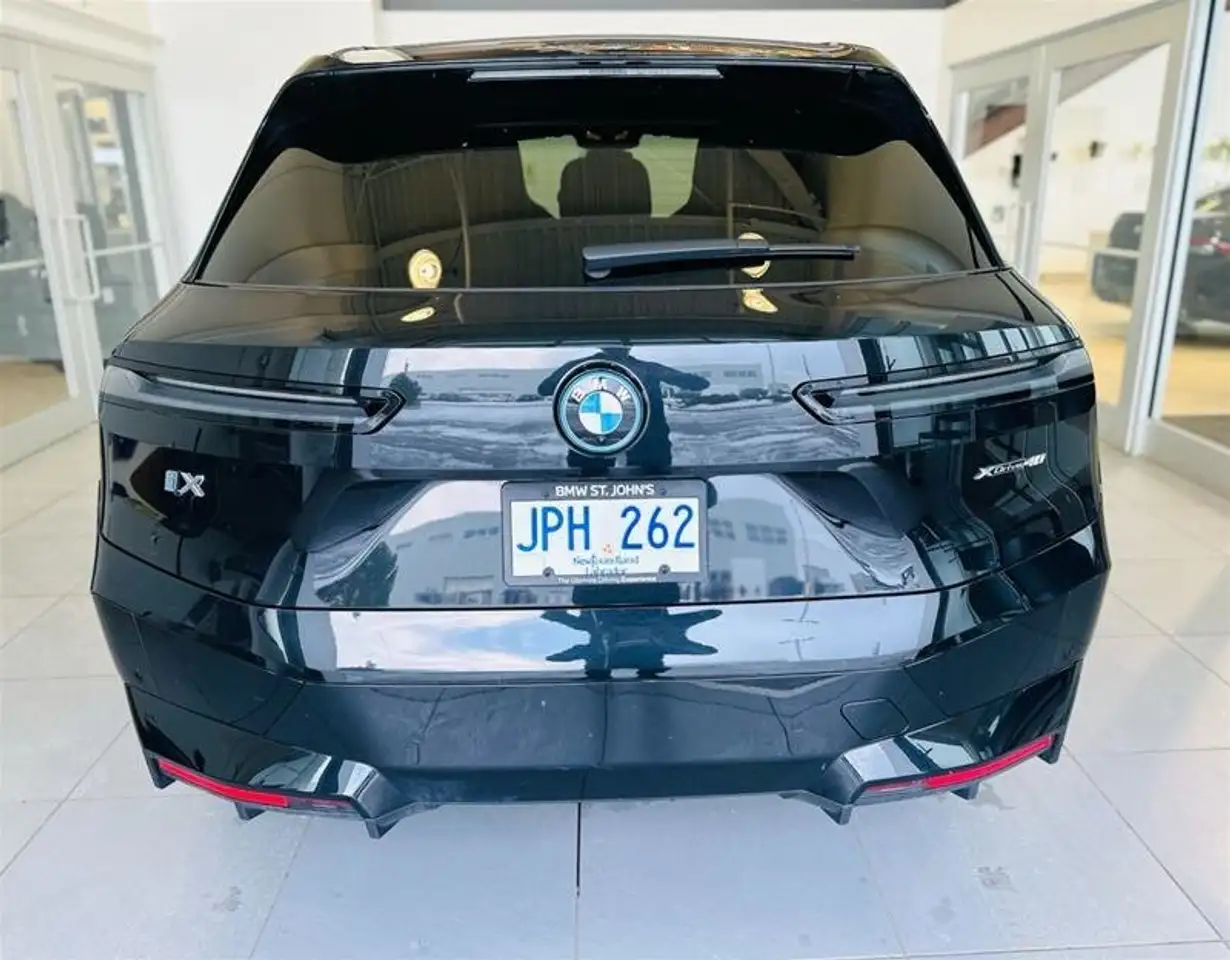 BMW iX снимка BMW iX