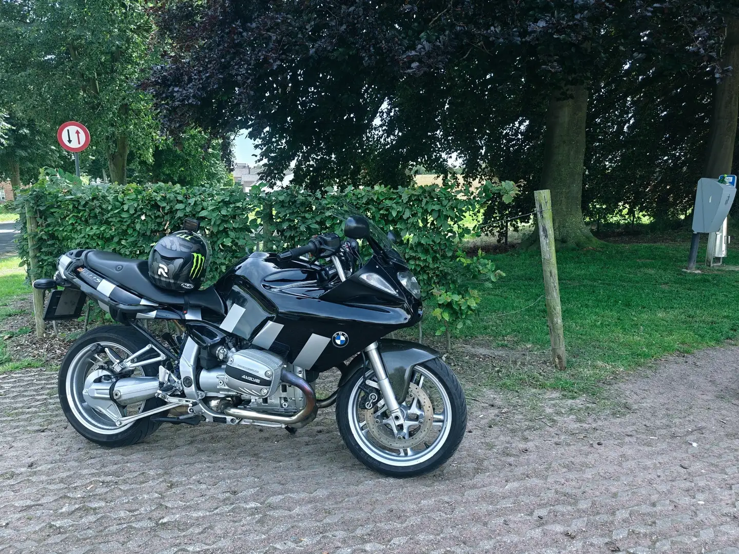 BMW R 1100 S Noir - 1