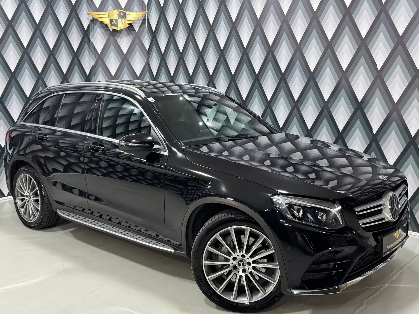 Mercedes-Benz GLC 350 d 4MATIC // AMG LINE // PANO // LUFTFEDERUNG // Schwarz - 1
