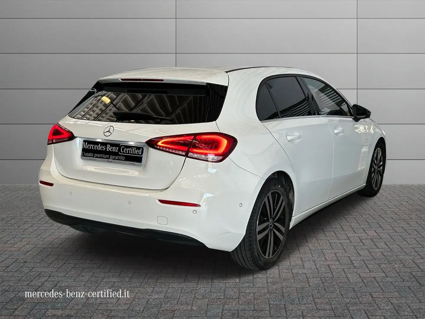 Mercedes-Benz A 180 180 Sport Extra auto Bianco - 2