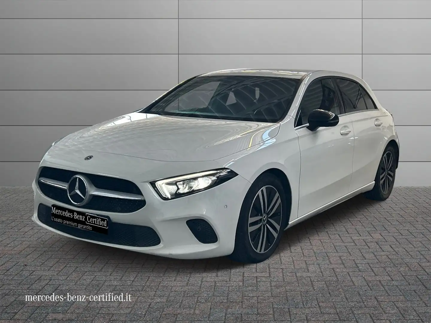 Mercedes-Benz A 180 180 Sport Extra auto Bianco - 1