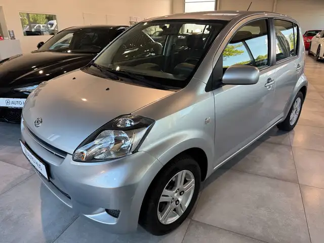 Daihatsu Sirion 1.3 Benzin Klimaanlage/Allwetterreifen