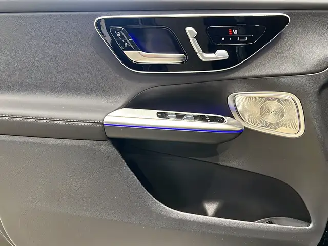 Mercedes-Benz 450 view 14