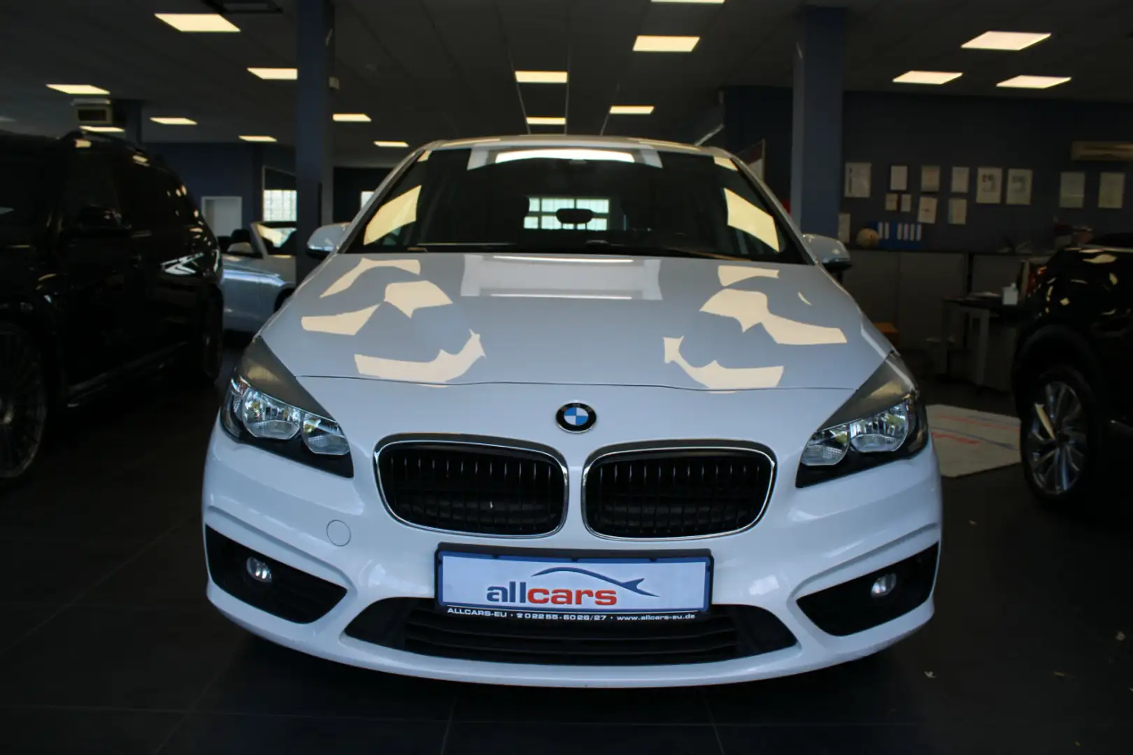 BMW 218 Advantage Weiß - 2