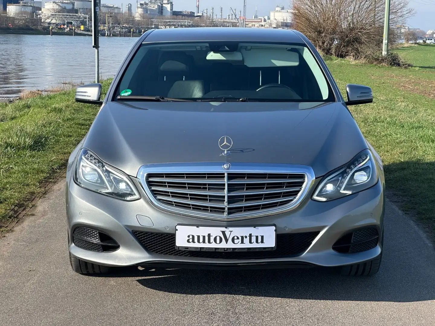 Mercedes-Benz E 220 E Limousine E 220 CDI BlueEfficiency Silber - 2