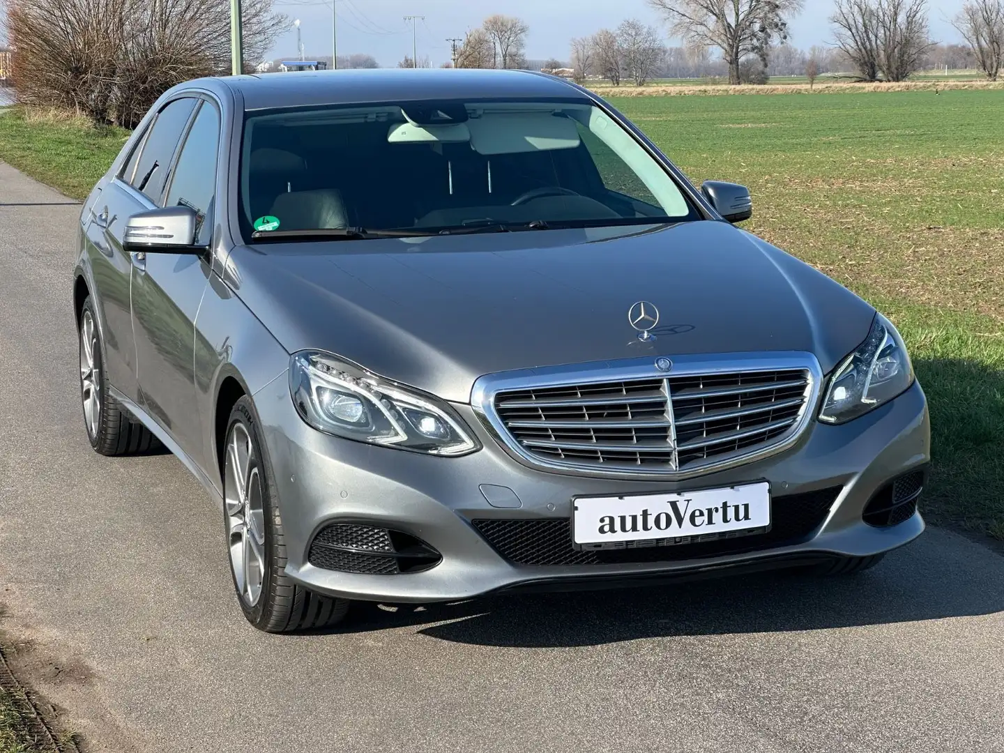 Mercedes-Benz E 220 E Limousine E 220 CDI BlueEfficiency Silber - 1