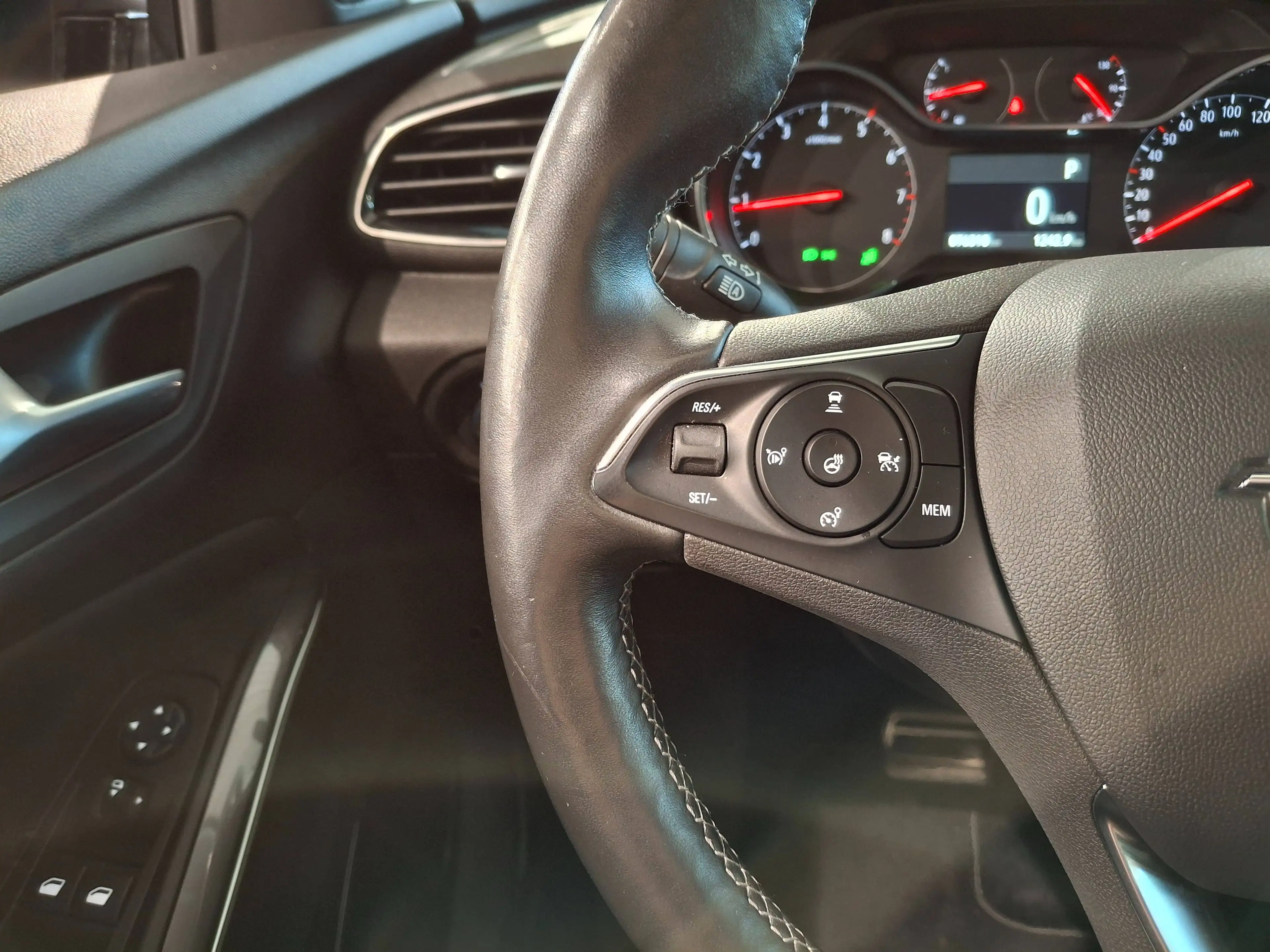 Opel Grandland X Ultimate AHK LED ACC SHZ — photo 14
