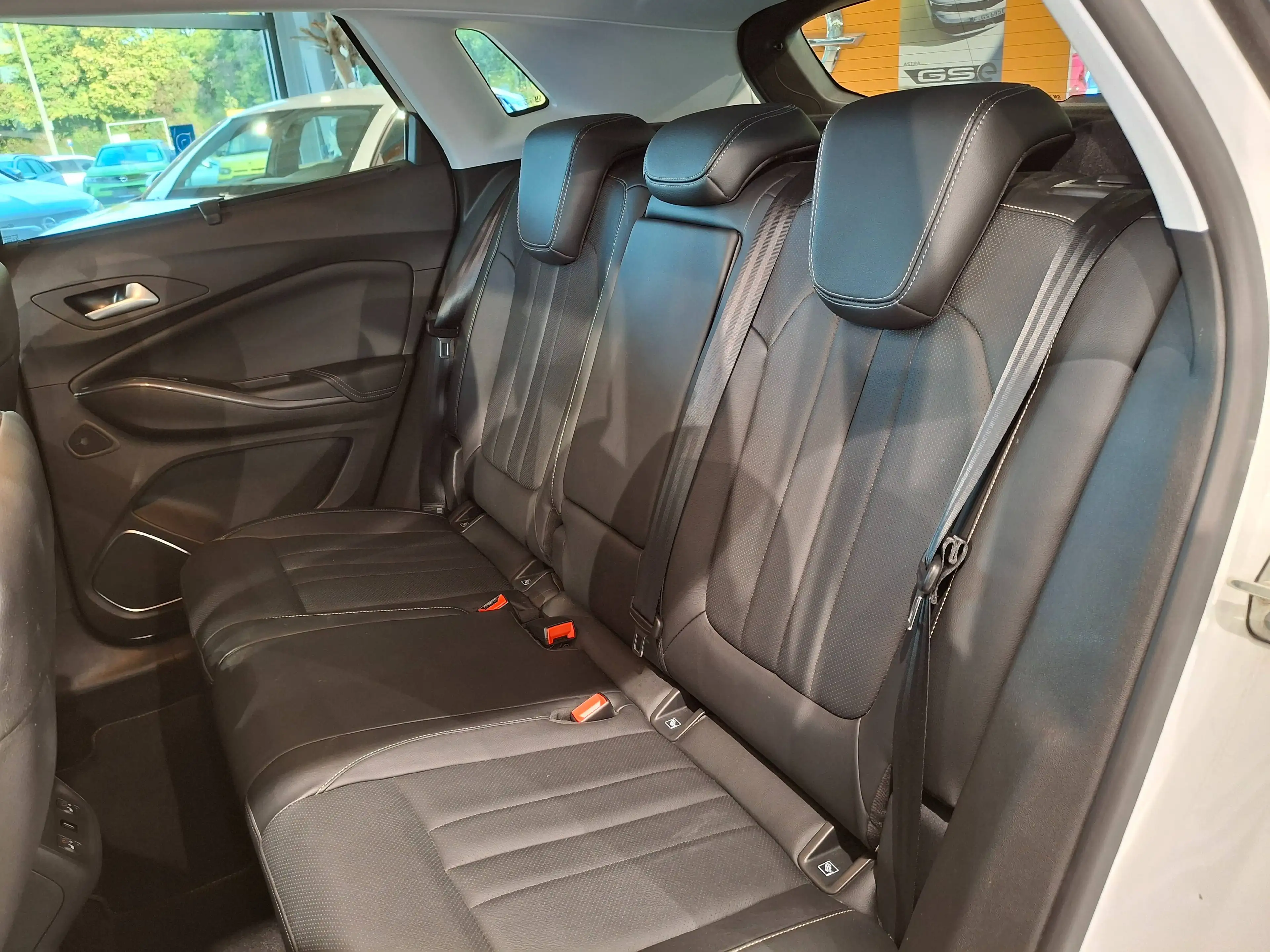 Opel Grandland X Ultimate AHK LED ACC SHZ — photo 11