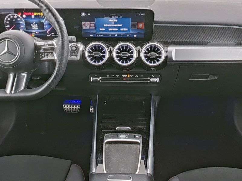 Mercedes-Benz GLB 180